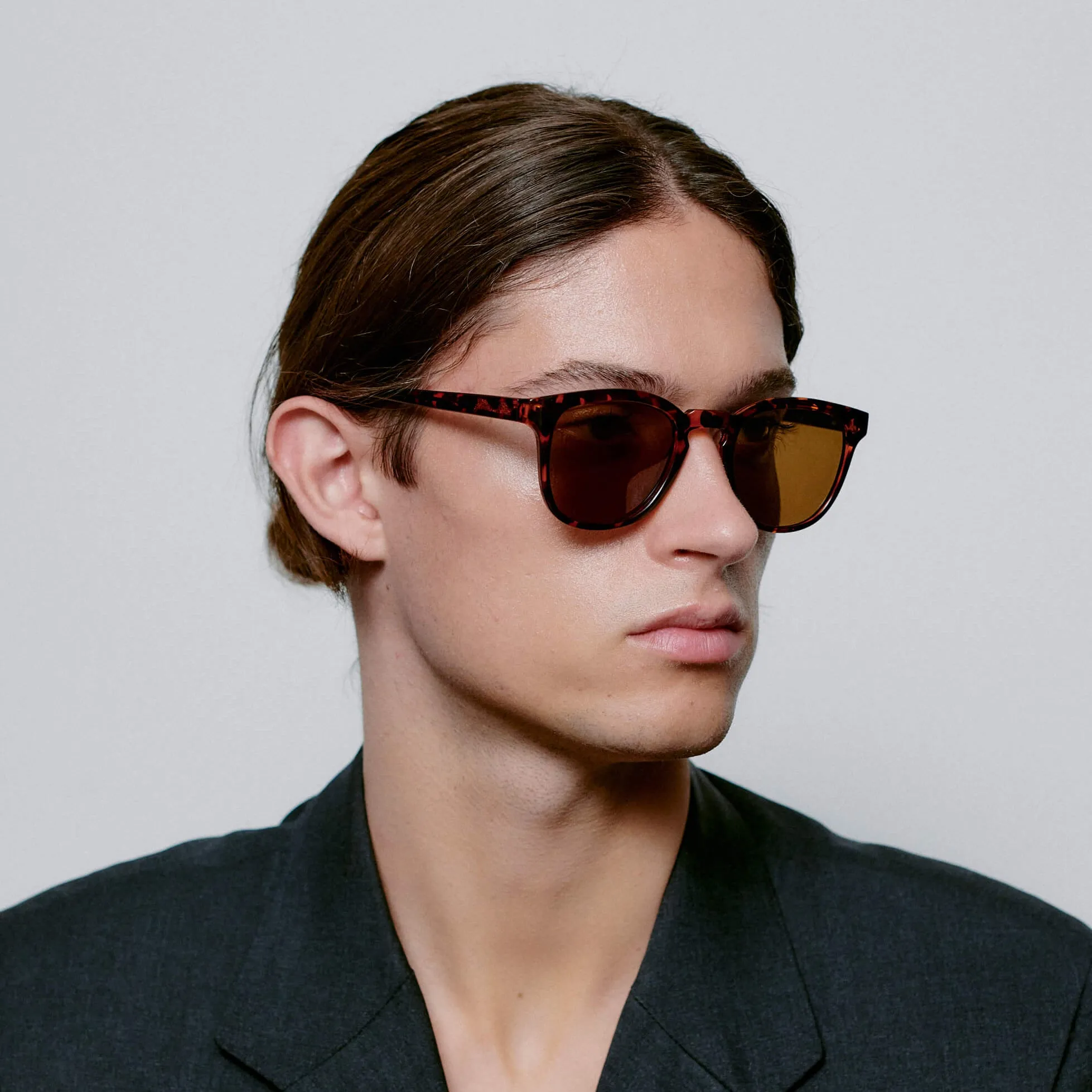 Sunglasses in Bate Demi Tortoise Brown